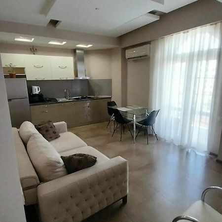 Apartment On Rustaveli Батуми Экстерьер фото