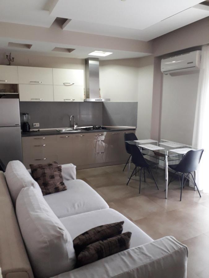 Apartment On Rustaveli Батуми Экстерьер фото